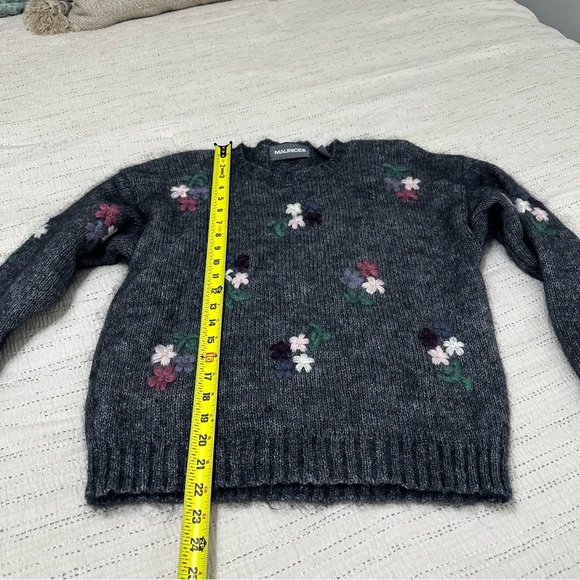Maurices Dark Gray Sweater with Floral Design - Picture 4 of 6